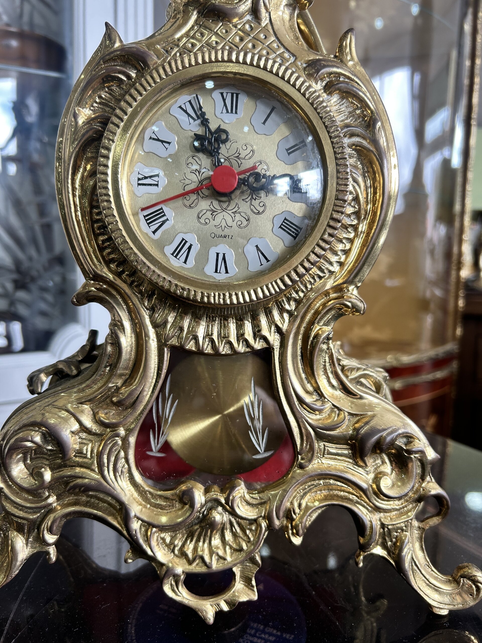 Reloj de bronce antiguo con péndulo - 2