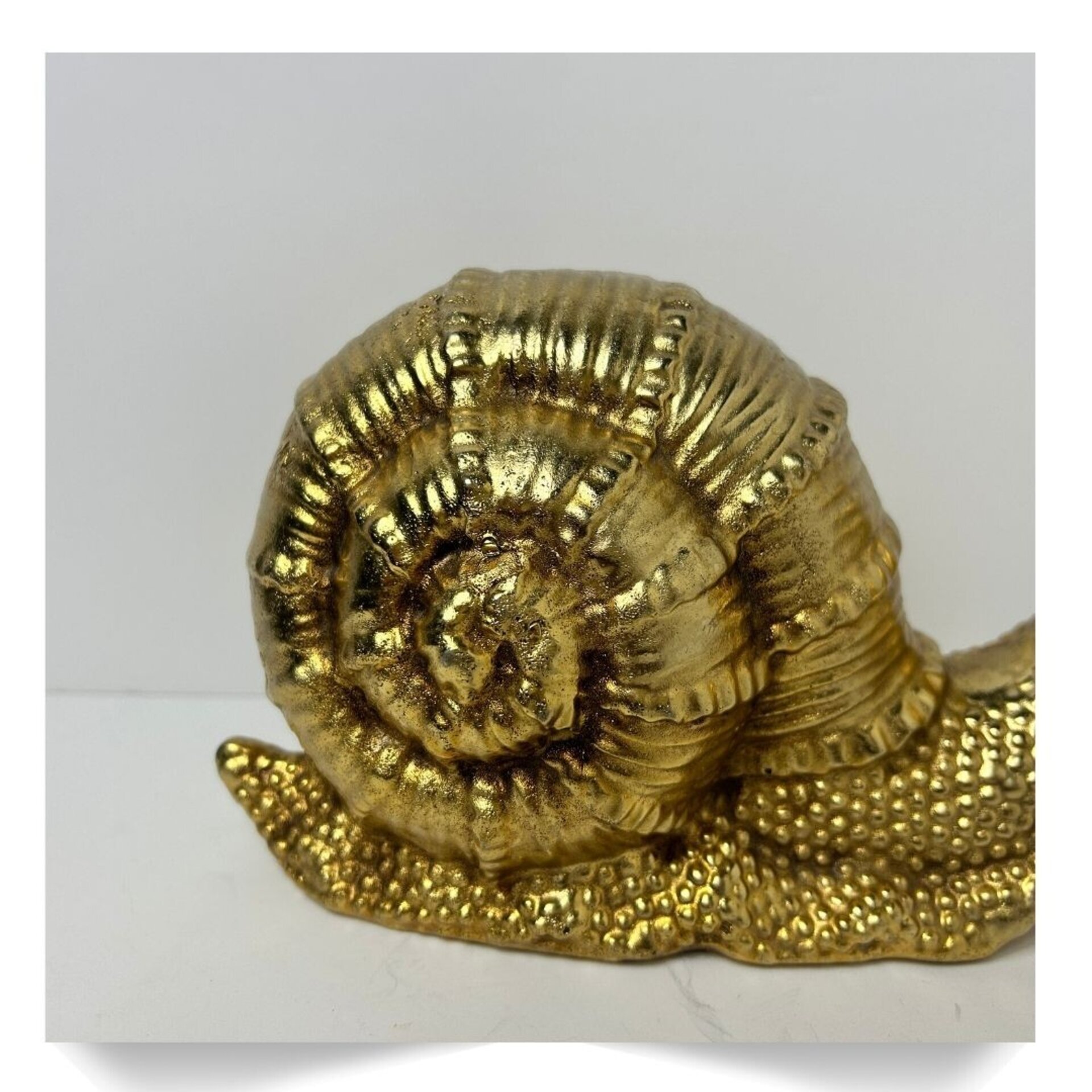 Preciosa figura de bronce de un caracol  hecha a mano. - 4