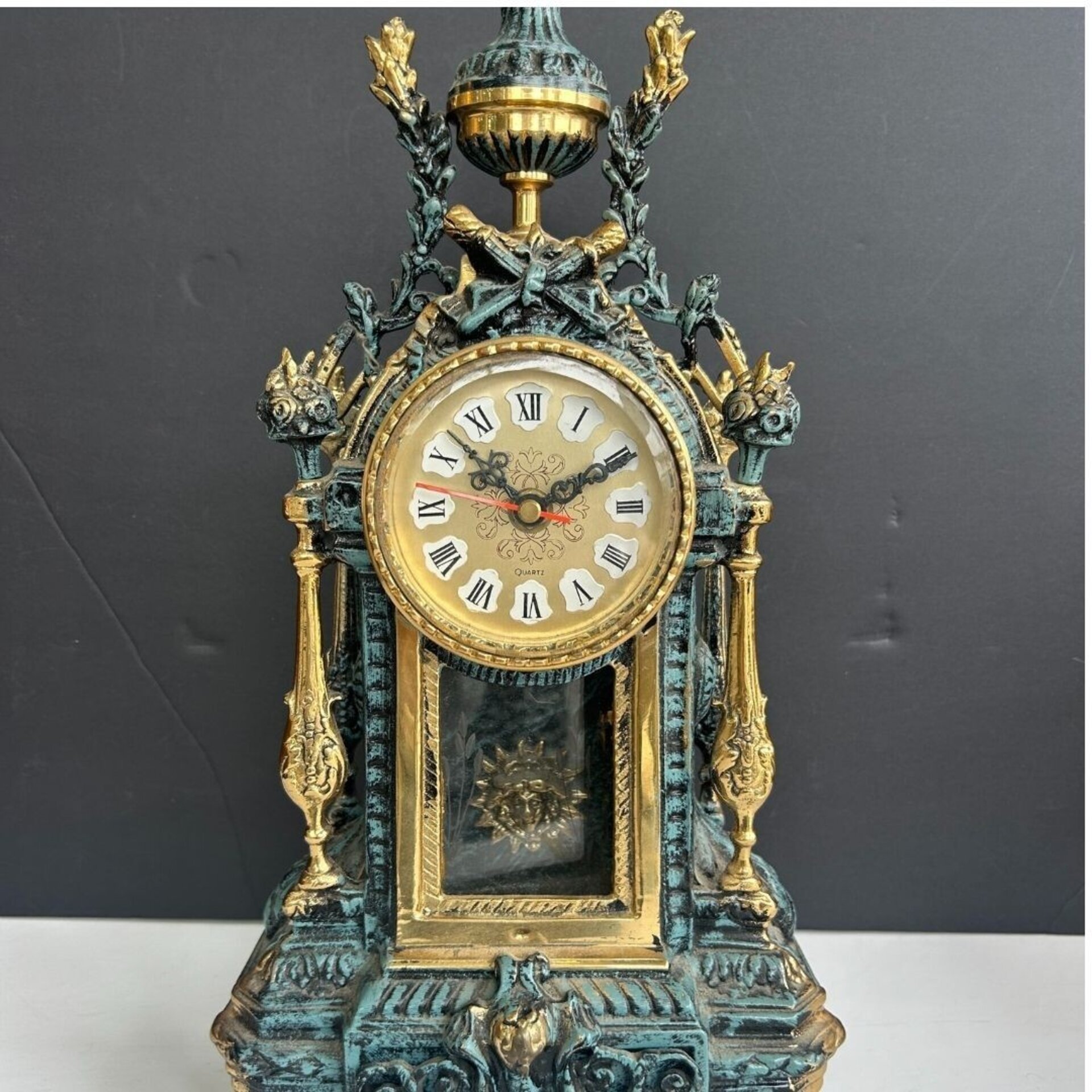 Reloj de sobremesa de estilo rococó. - 11