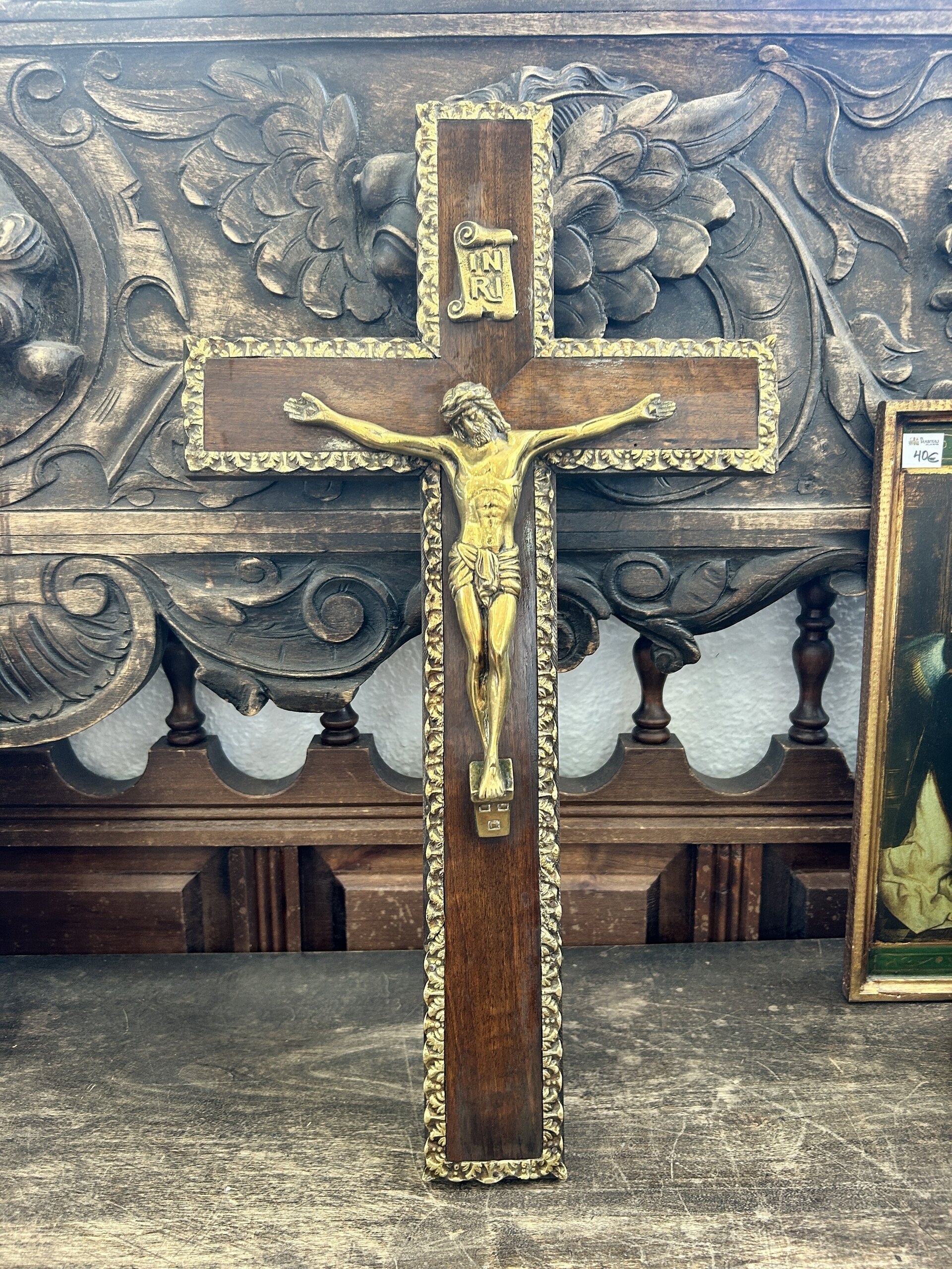 Antiguo crucifijo de madera y bronce - 4