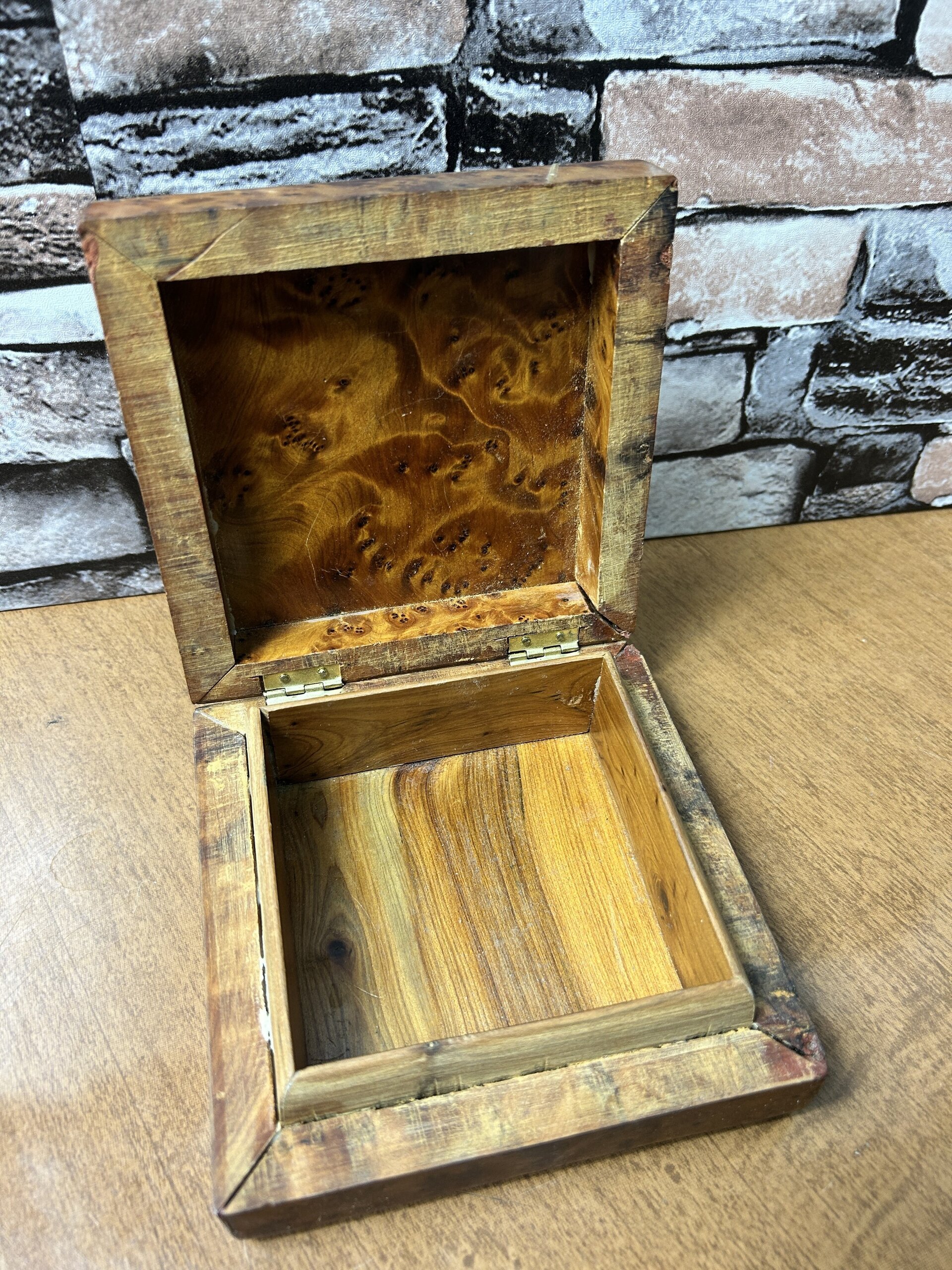 Caja de madera de raiz y nacar - 2