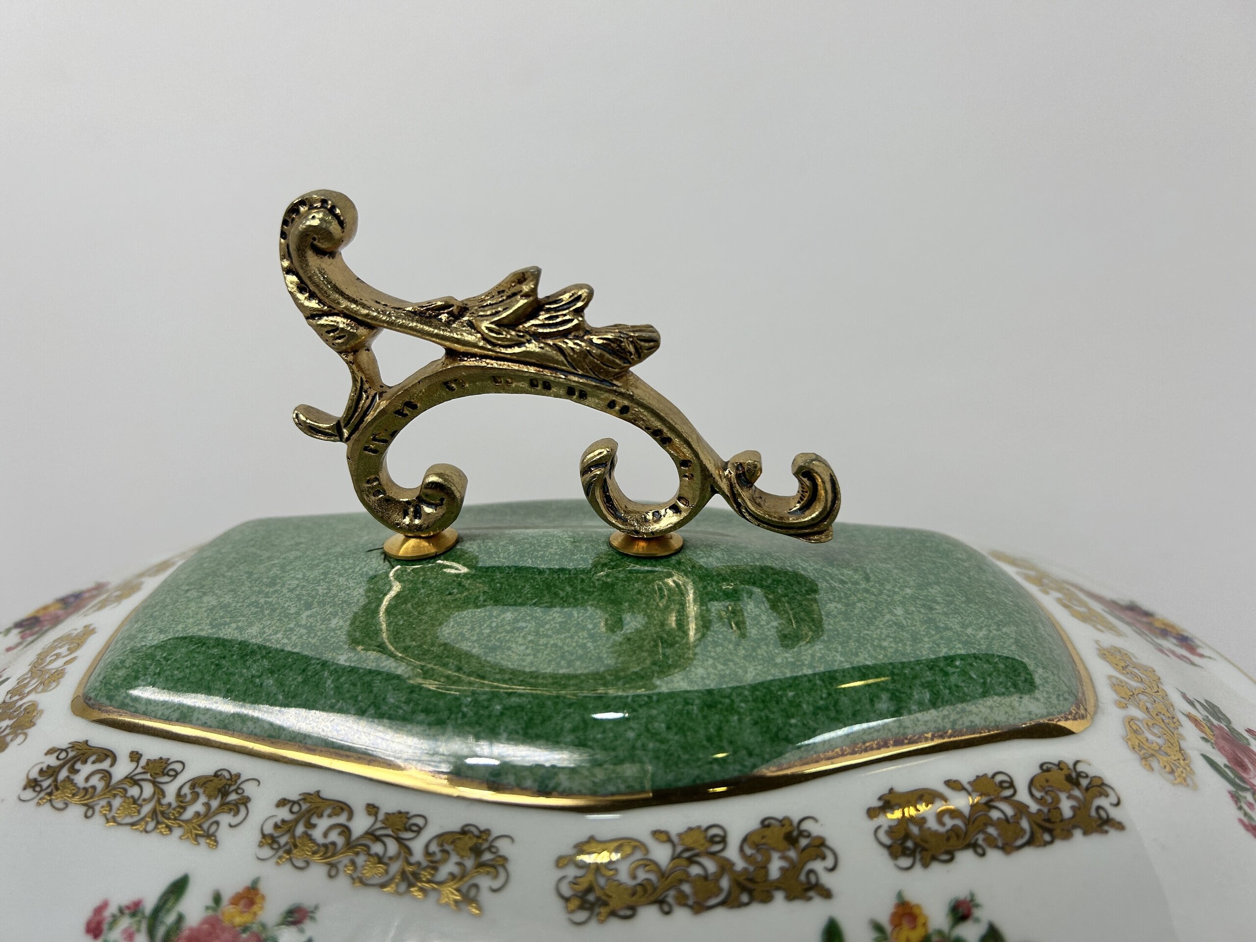 Bonita y rara sopera grande de porcelana y bronce - 5