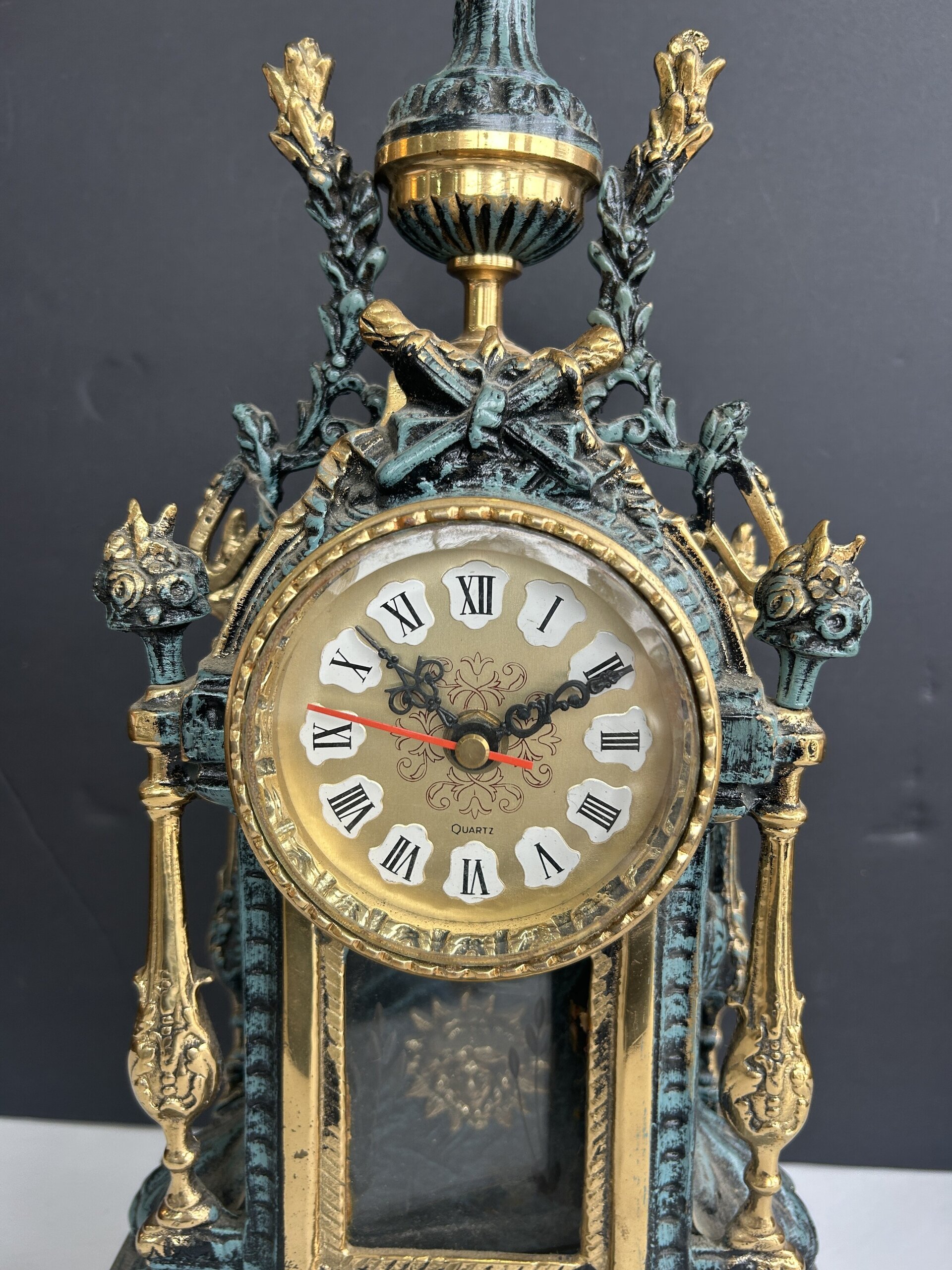 Reloj de sobremesa de estilo rococó. - 4