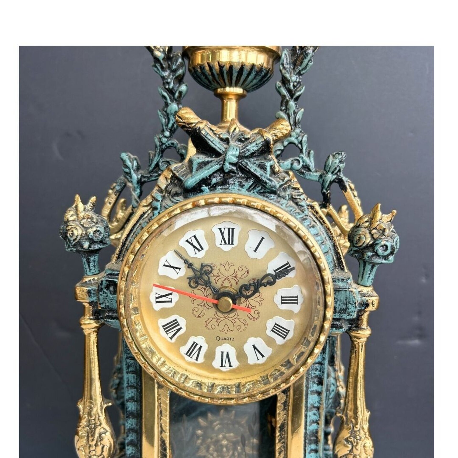 Reloj de sobremesa de estilo rococó. - 5