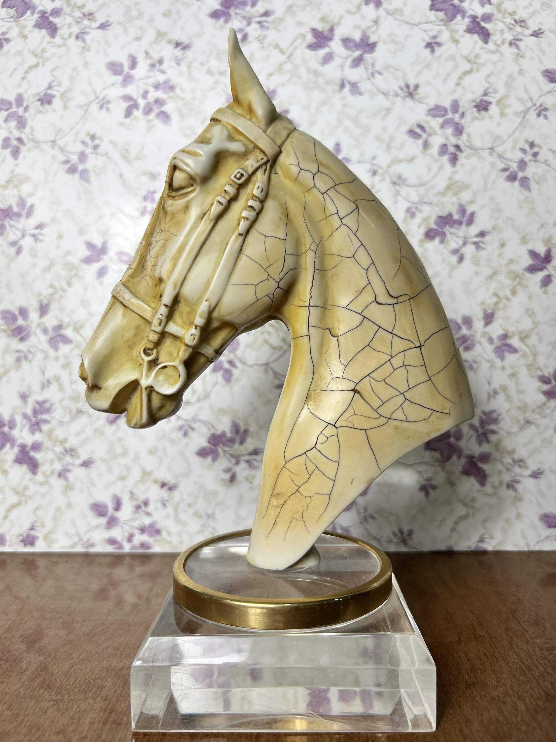 Hermosa escultura de cabeza de caballo en resina - 1