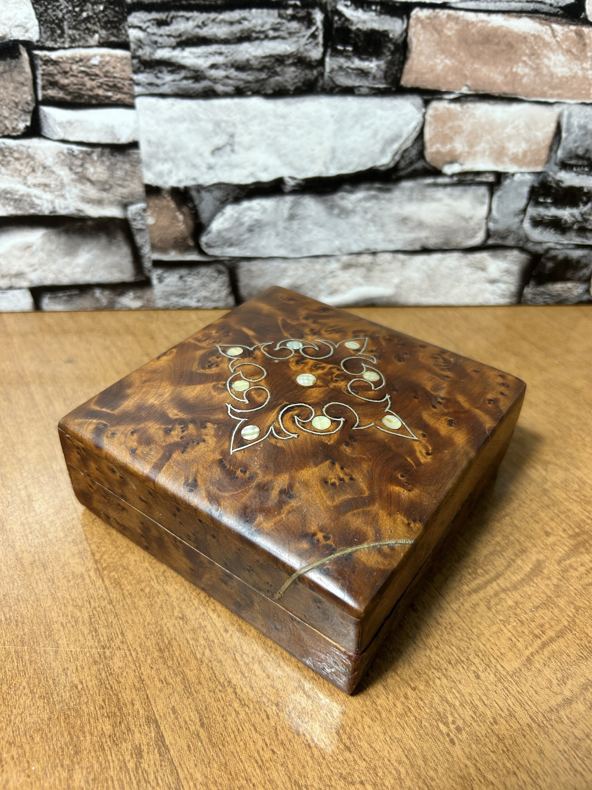 Caja de madera de raiz y nacar - 6