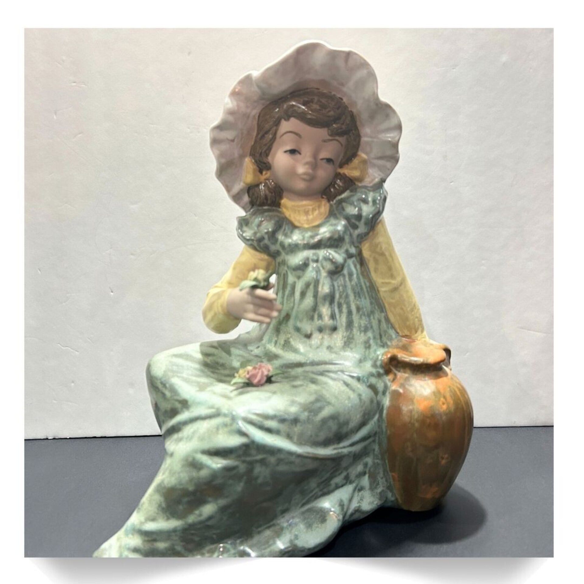 Figura de porcelana de la marca Tengra - 10