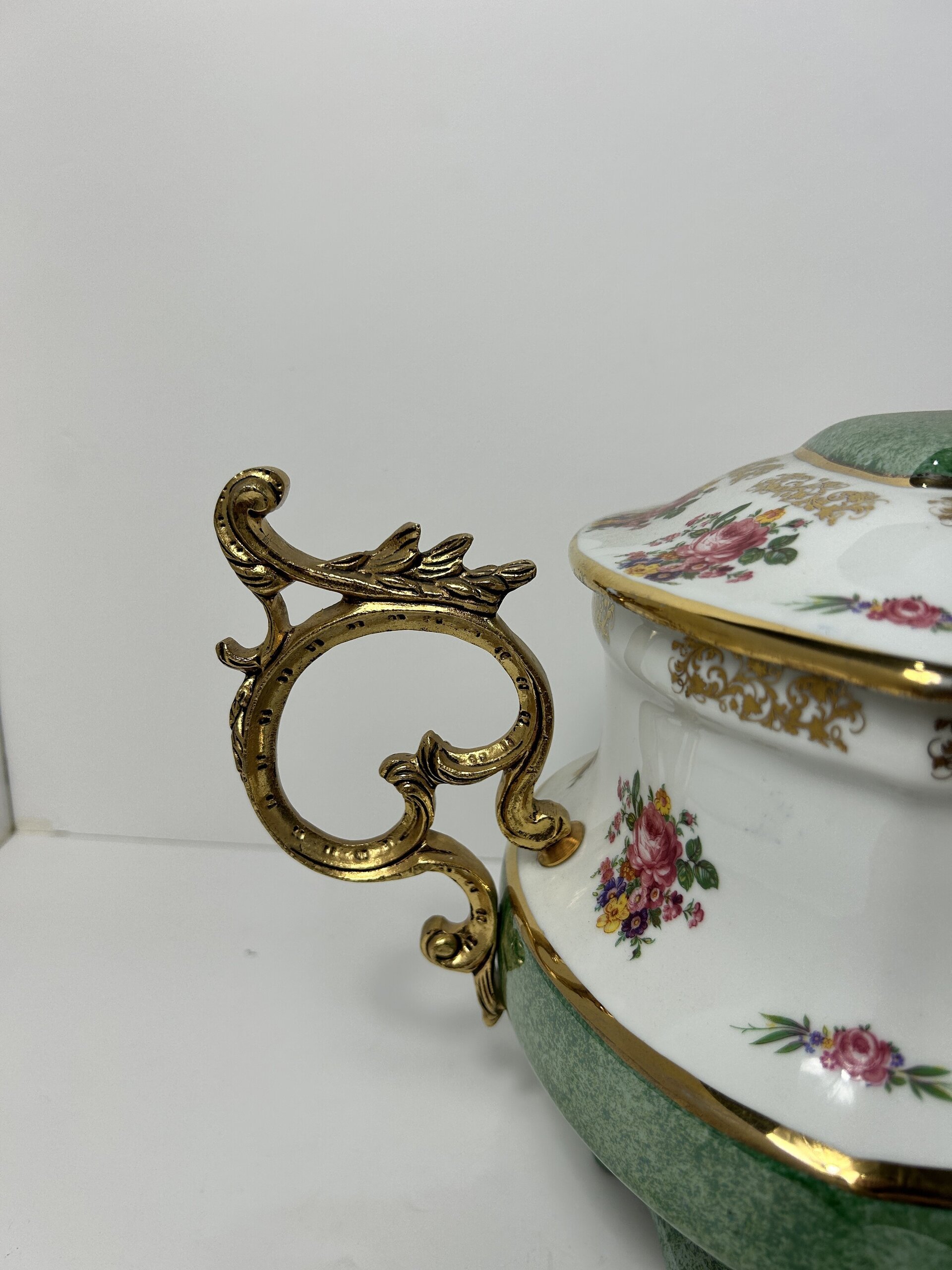 Bonita y rara sopera grande de porcelana y bronce - 7