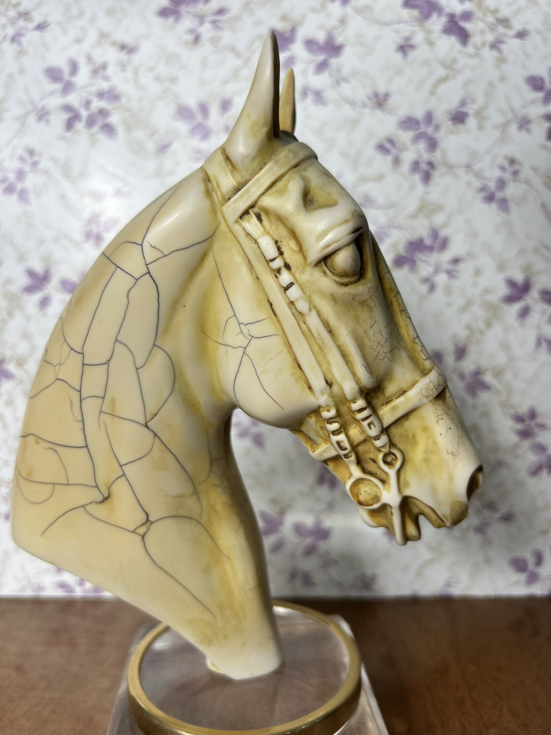 Hermosa escultura de cabeza de caballo en resina - 3