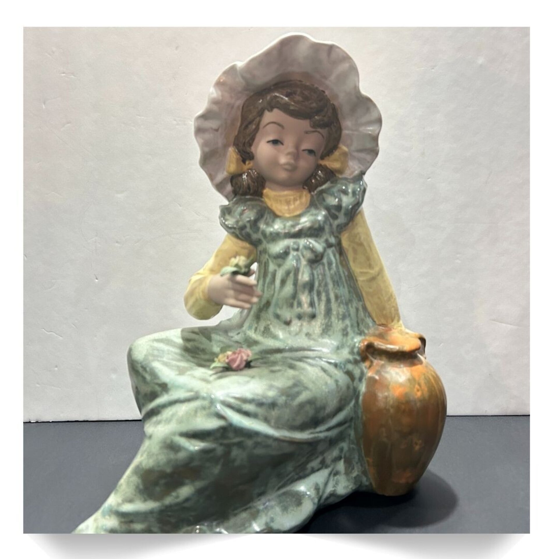 Figura de porcelana de la marca Tengra - 2