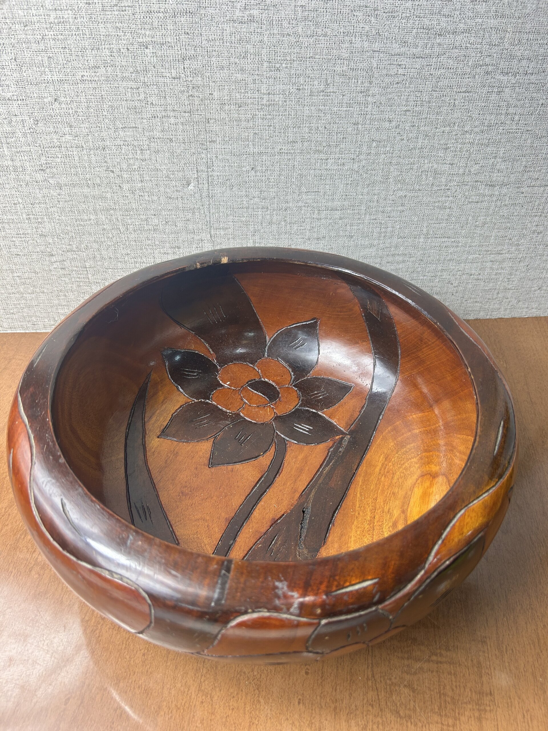Frutero vintage de madera oscura con diseño floral - 1