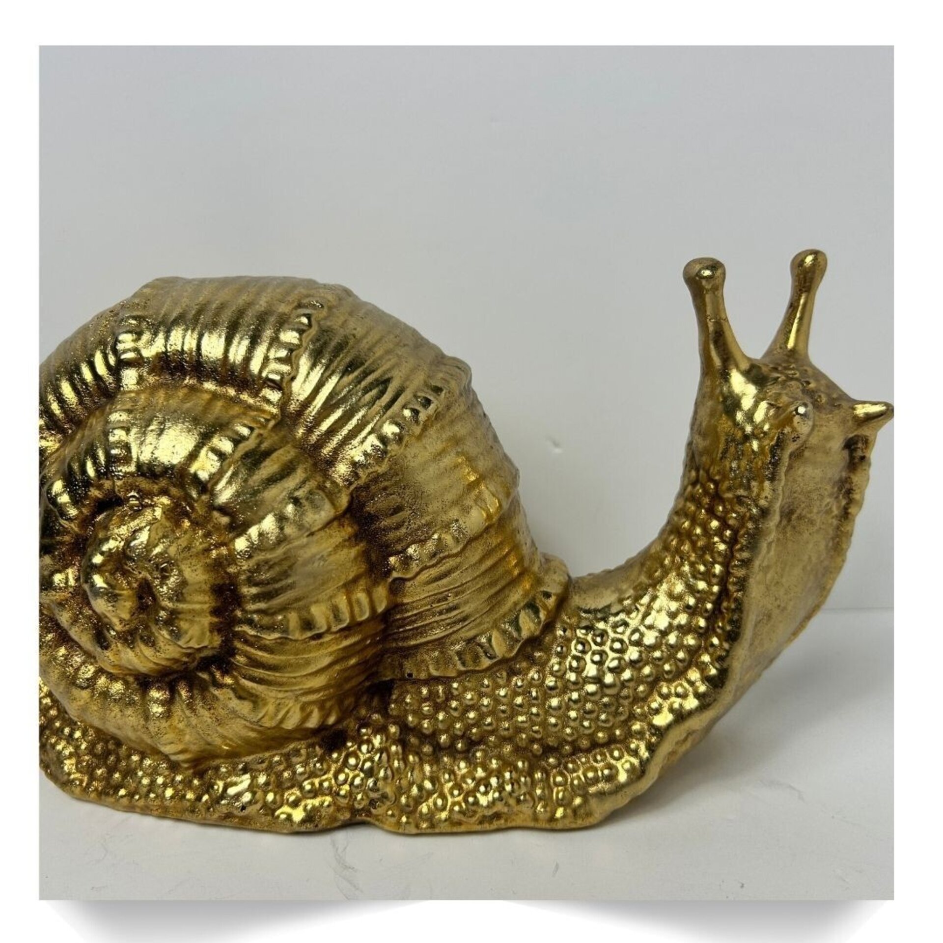 Preciosa figura de bronce de un caracol  hecha a mano. - 1