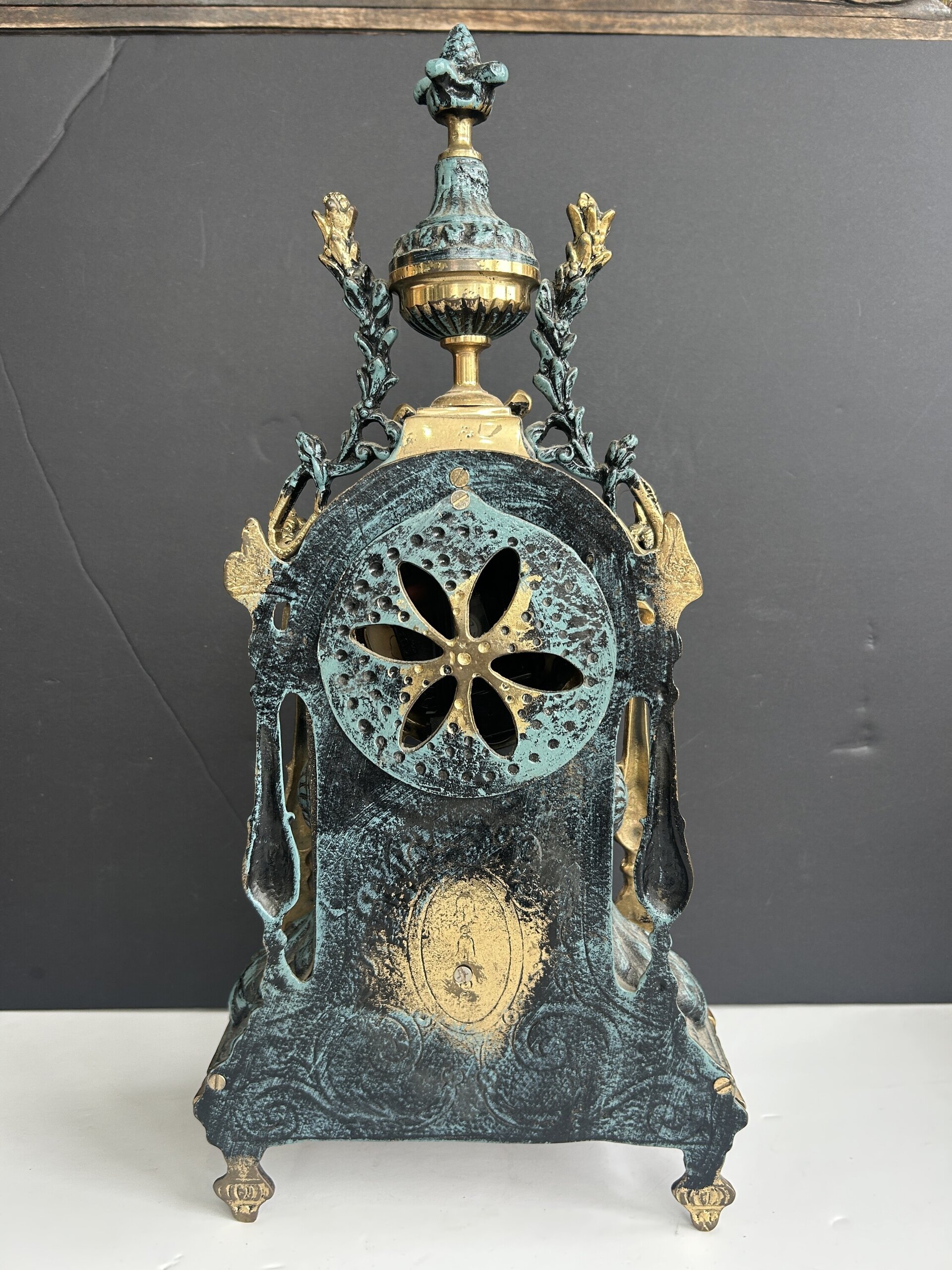 Reloj de sobremesa de estilo rococó. - 10