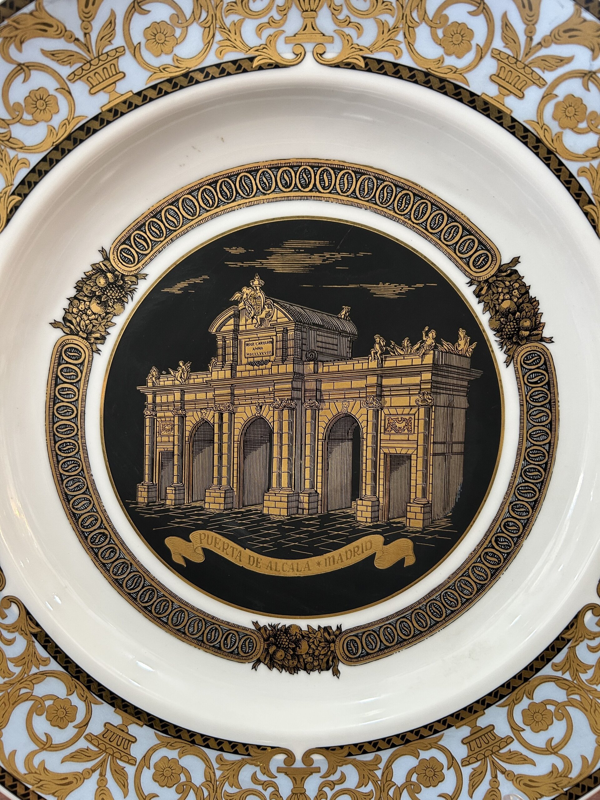 Elegante plato decorativo de la puerta de Alcalá - 2