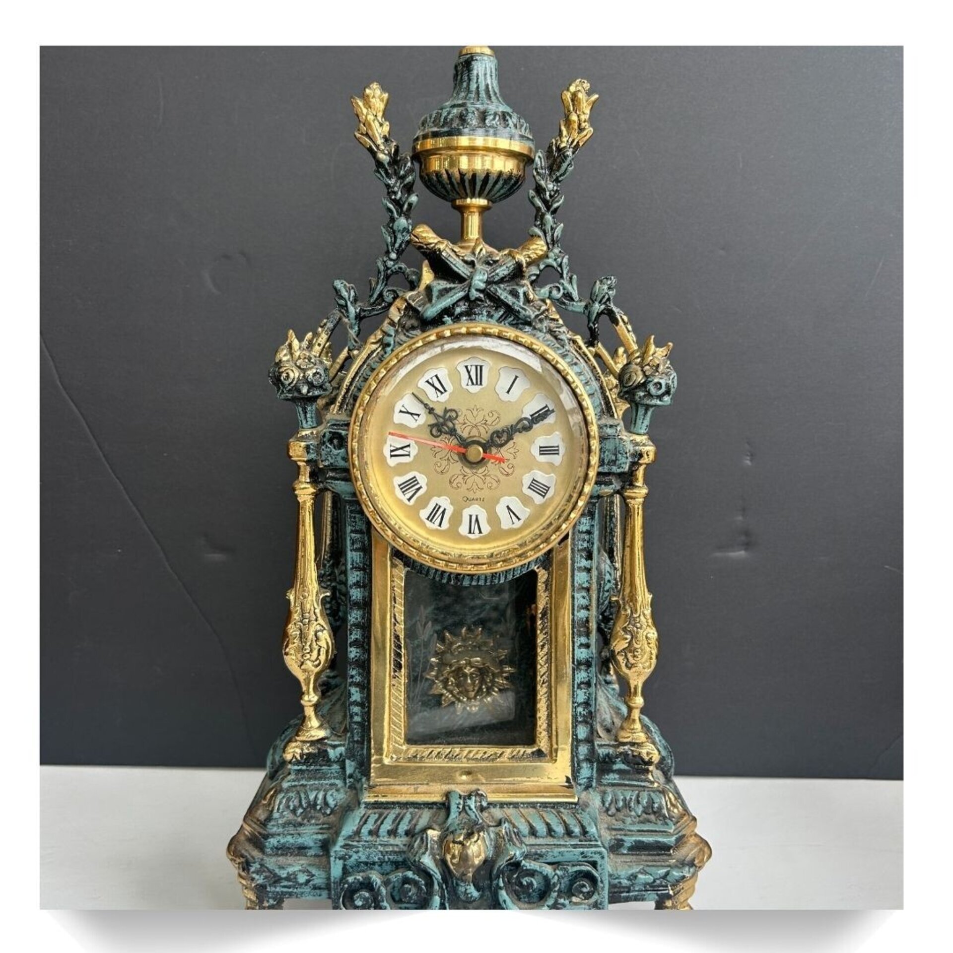 Reloj de sobremesa de estilo rococó. - 9