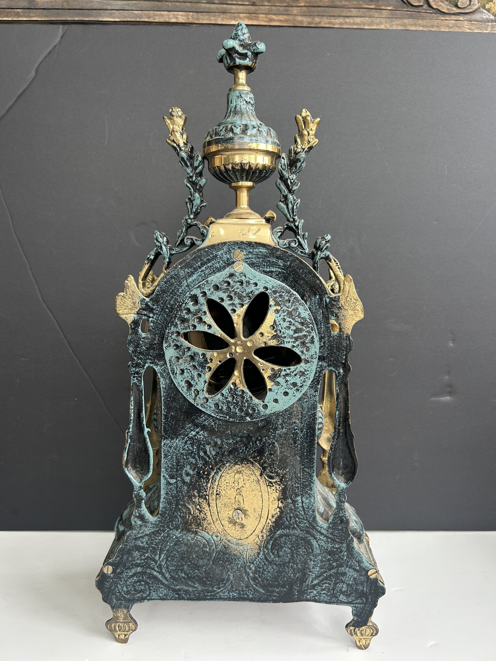 Reloj de sobremesa de estilo rococó. - 8